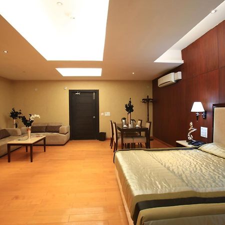 Hotel The Patricians Bilāspur Екстериор снимка