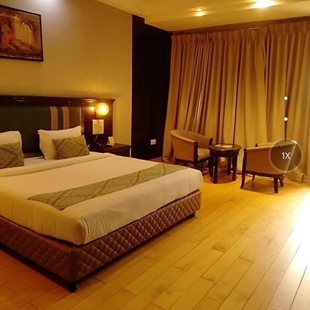 Hotel The Patricians Bilāspur Екстериор снимка