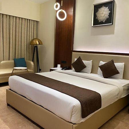 Hotel The Patricians Bilāspur Екстериор снимка