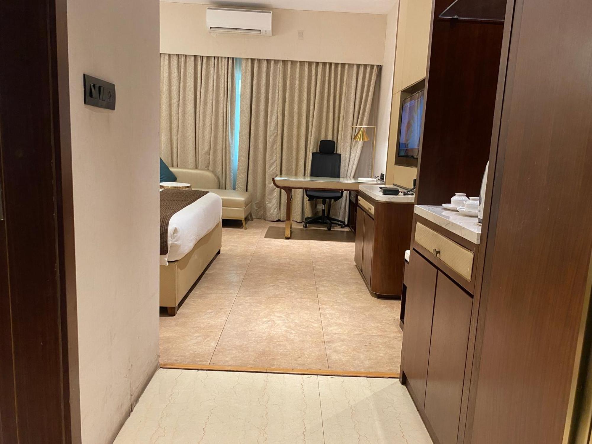 Hotel The Patricians Bilāspur Екстериор снимка